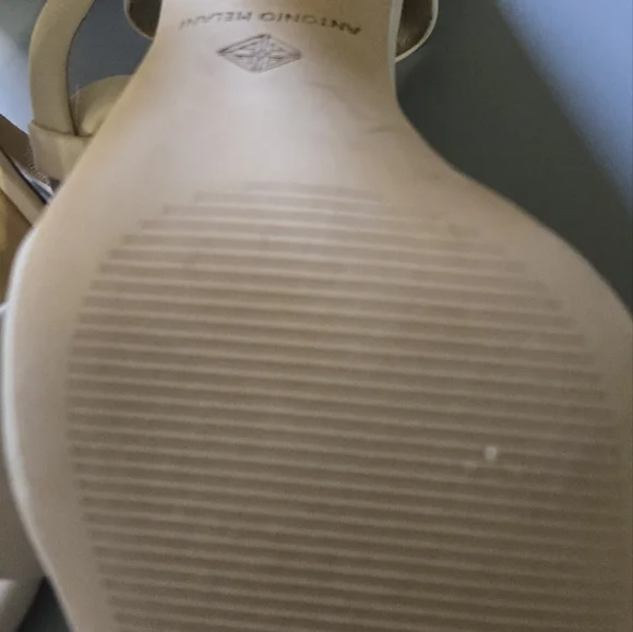 Shoes - Picture 5 of 7